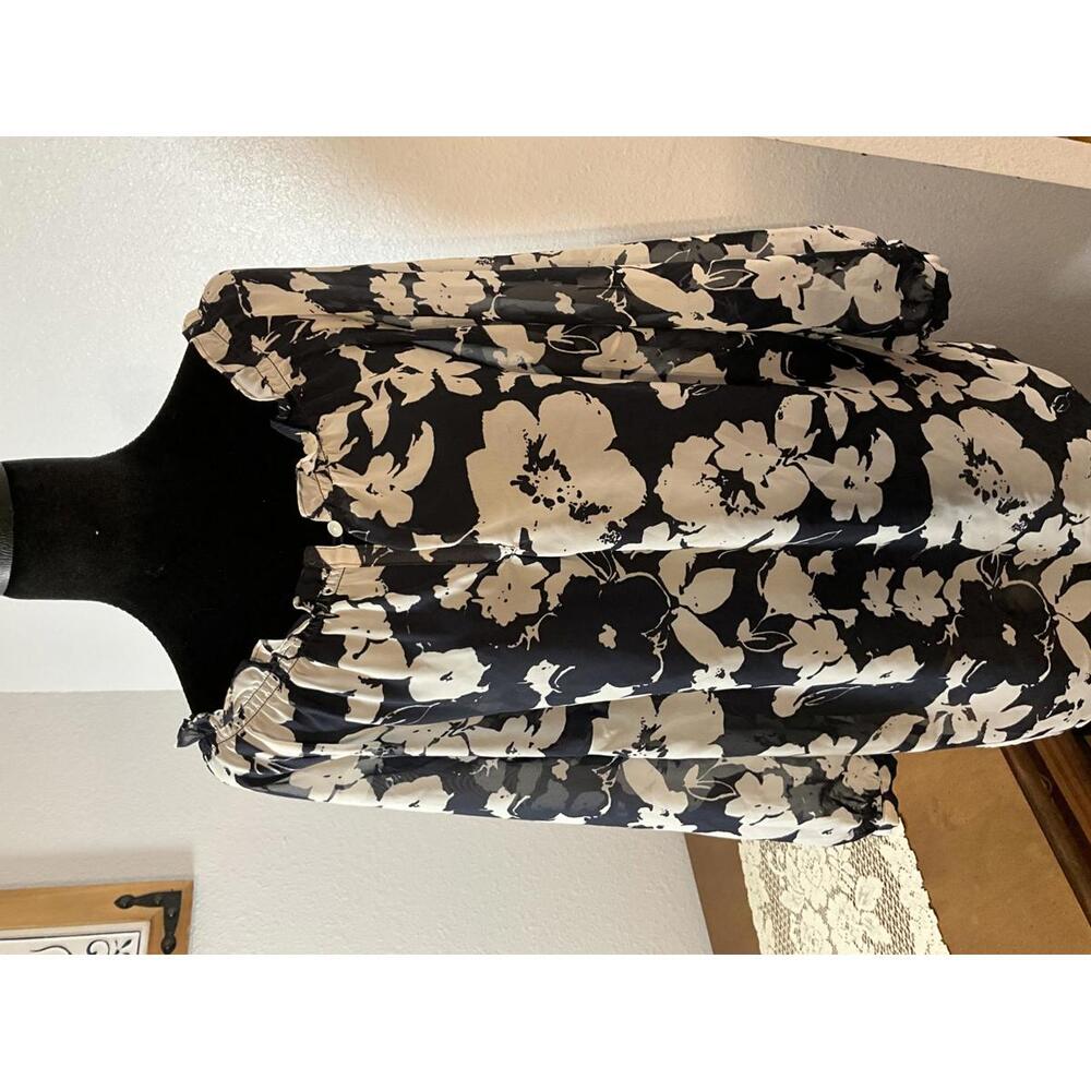 Chap's 2x Navy and White Floral Silky with an Elastic Neckline Blouse